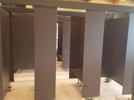 juni 2019: cabines en lockers under construction